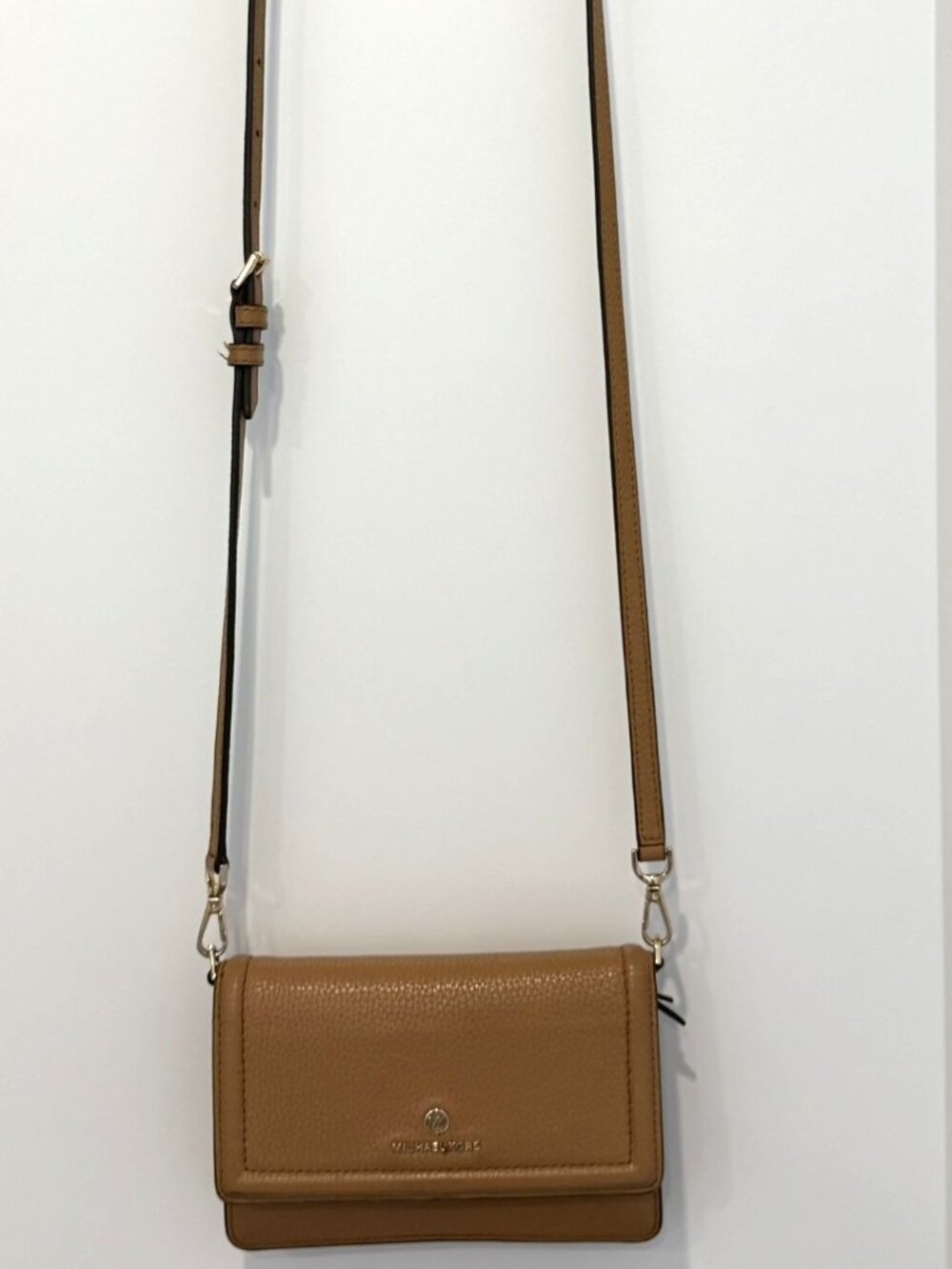 Michael Kors Pebbled Leather Wallet Crossbody — Luggage Tan 👜